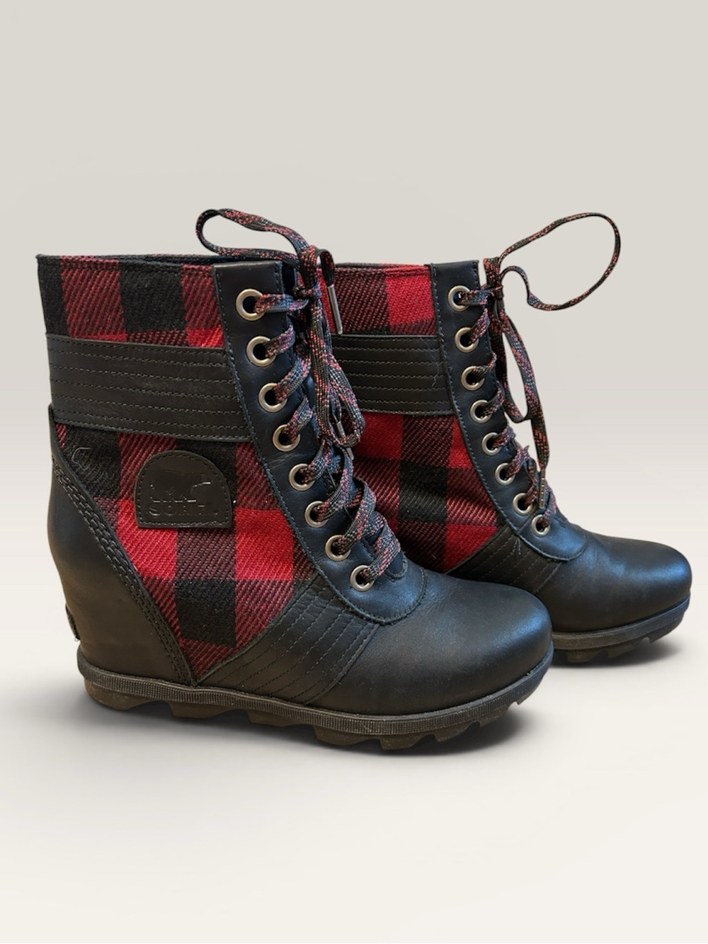 Sorel Lexie Wedge Boot Red Black Buffalo Plaid Check size 9.5
